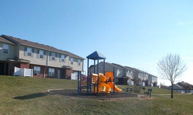 Building Photo - 2200 NE Town Centre Blvd
