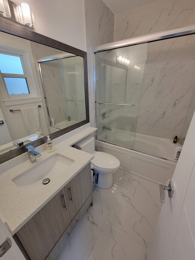 Photo du bâtiment - 16658 19 Av
