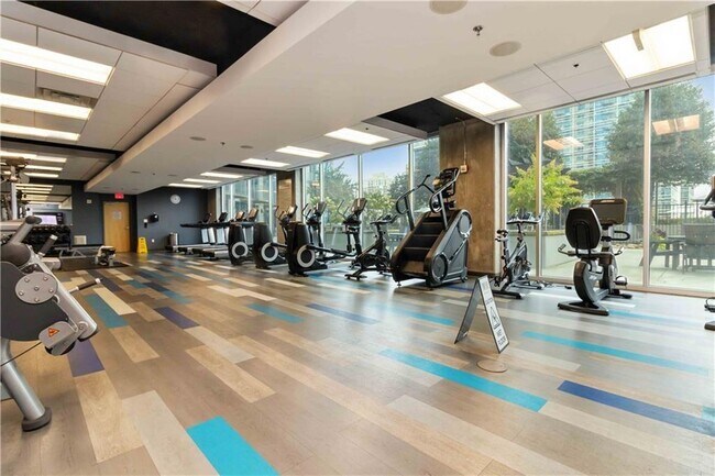 Foto del edificio - 400 W Peachtree St NW