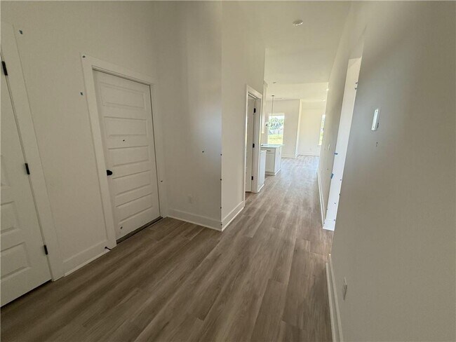 Building Photo - 416 Gosling Is