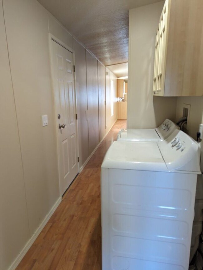 Foto del edificio - Charming 2 Bedroom Home - $300 Off Move-in...