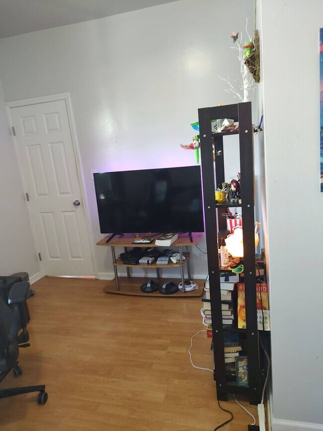 Foto del edificio - 341 W Girard Ave