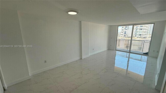Foto del edificio - 1345 Lincoln Rd