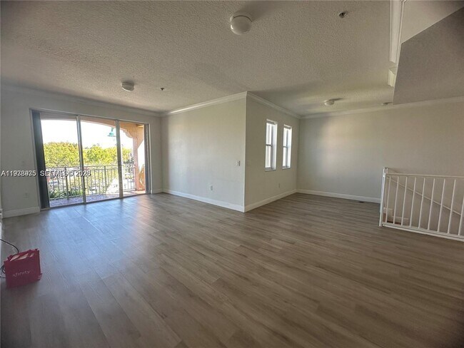 Building Photo - 6440 NW 114th Ave