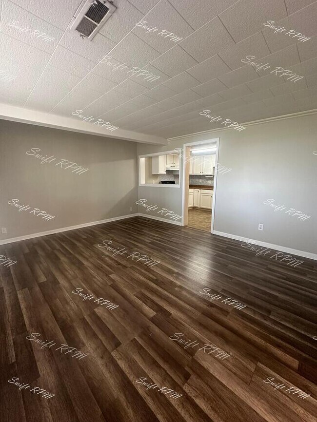 Foto del edificio - 312 E Kansas St