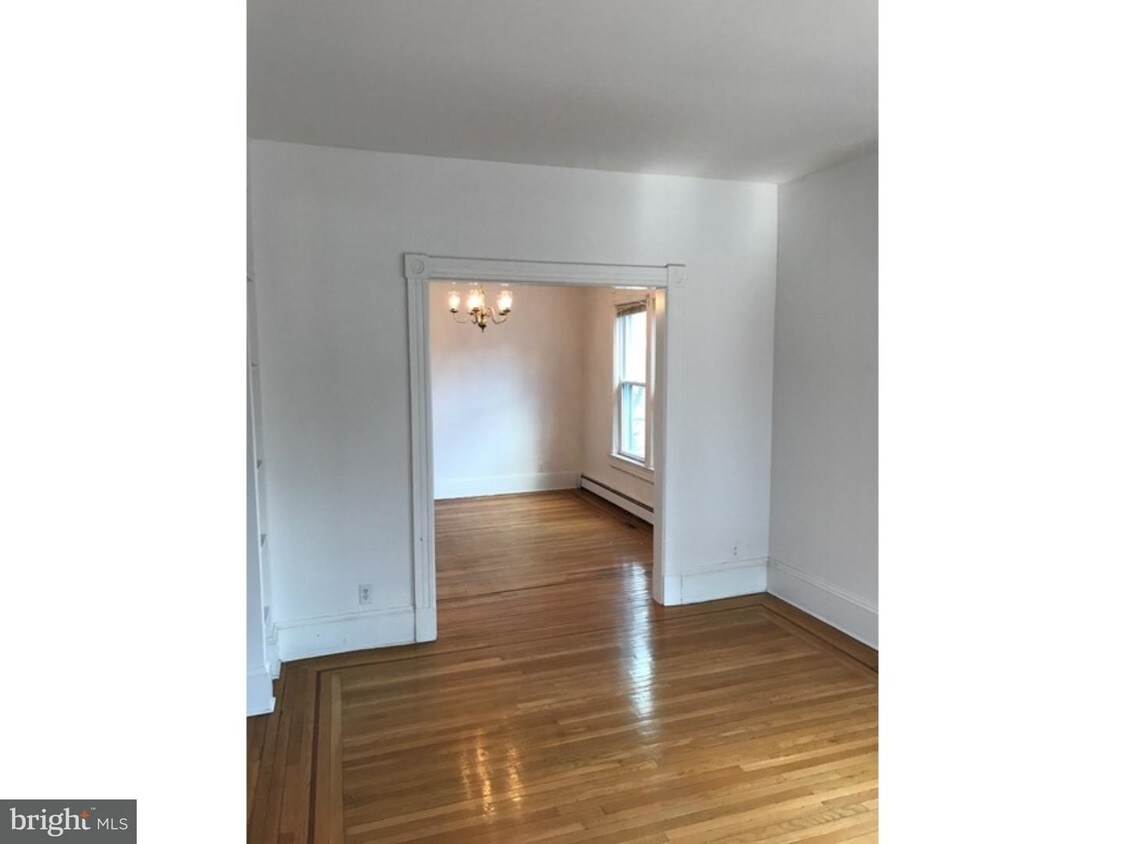 Building Photo - 36 Wiggins St