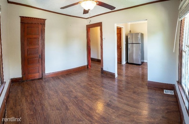Foto del edificio - 2 br, 1 bath Apartment - 3401 Burt street #2