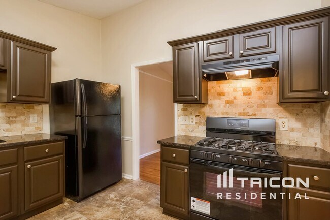 Foto del edificio - 4063 Tanglewood Rd