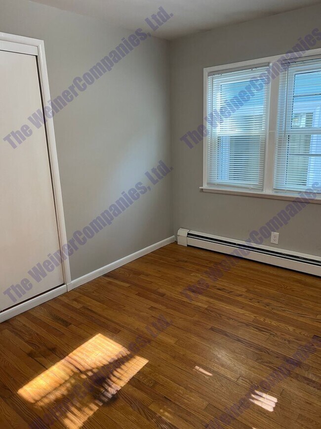 Foto del edificio - 4 Bedroom, 2 Bathroom Home for Sublease