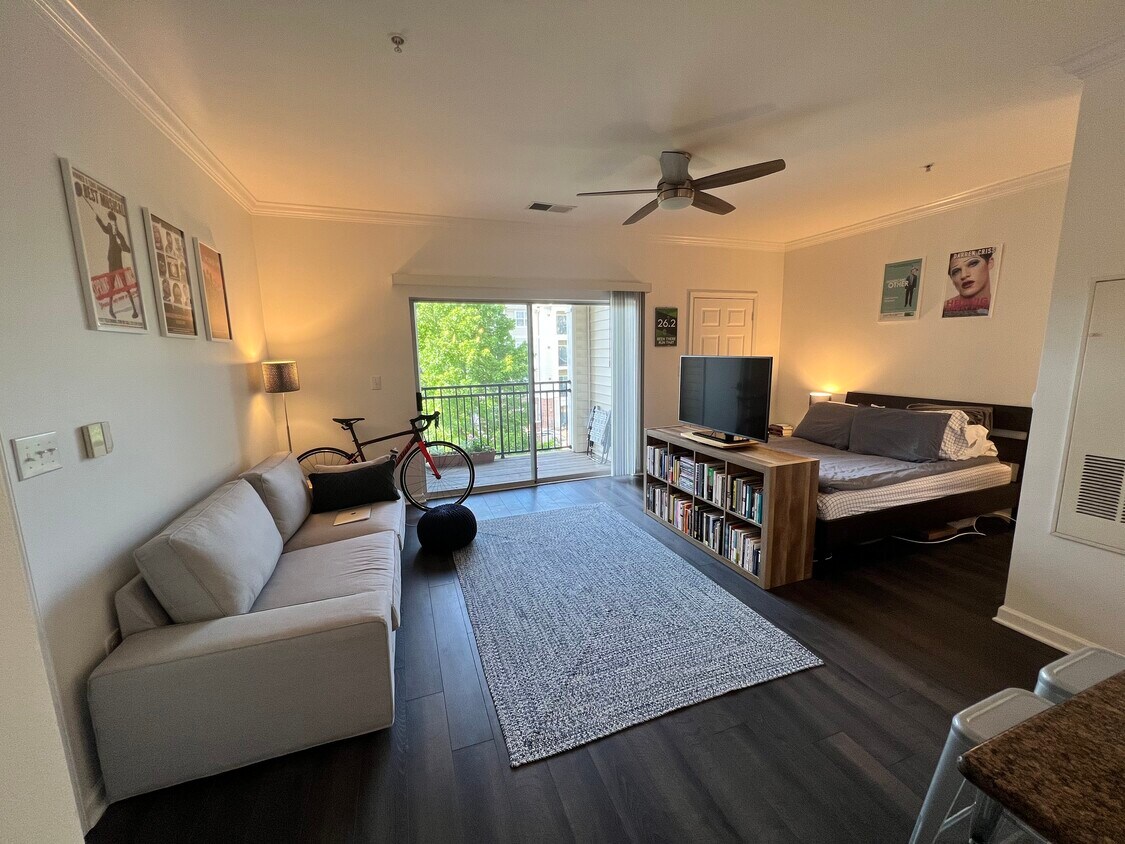 Foto principal - 12901 Centre Park Cir