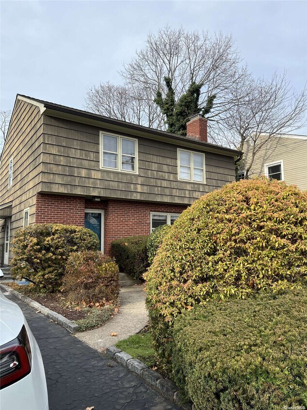 1764 Slocum St Unit 2, Hewlett, NY 11557 Room for Rent in Hewlett, NY