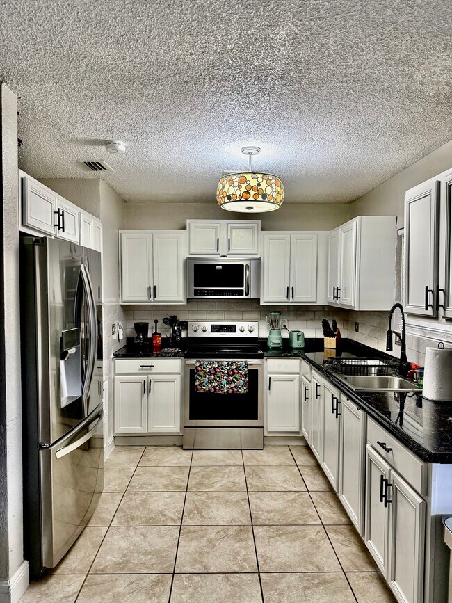 Foto del edificio - 7303 Perugia Ave