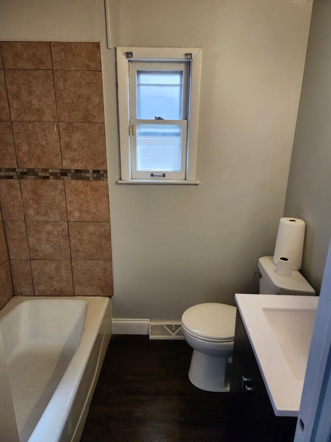 Building Photo - 11832 S Loomis St