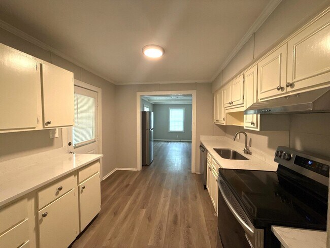 Foto del edificio - 7923 Shinn Dr