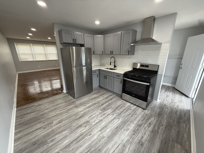 Building Photo - 906 Alcyon Dr