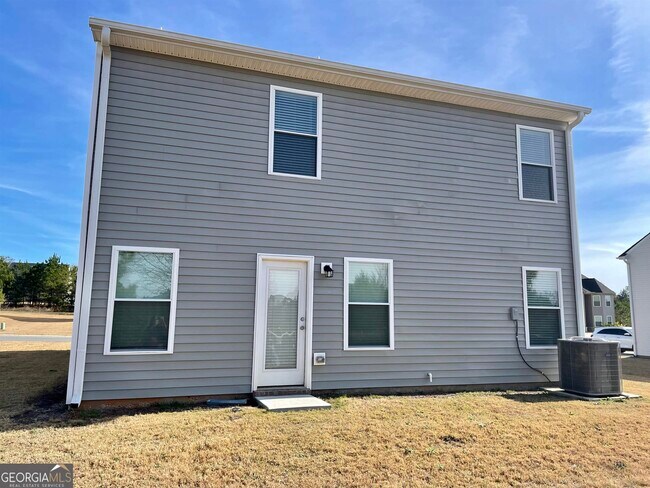 Building Photo - 107 River Birch Ln
