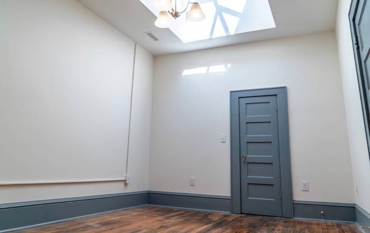 Foto del edificio - 87 W Main St