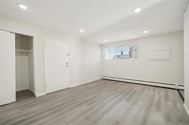 Photo - 1302 W Albanus St Apartment