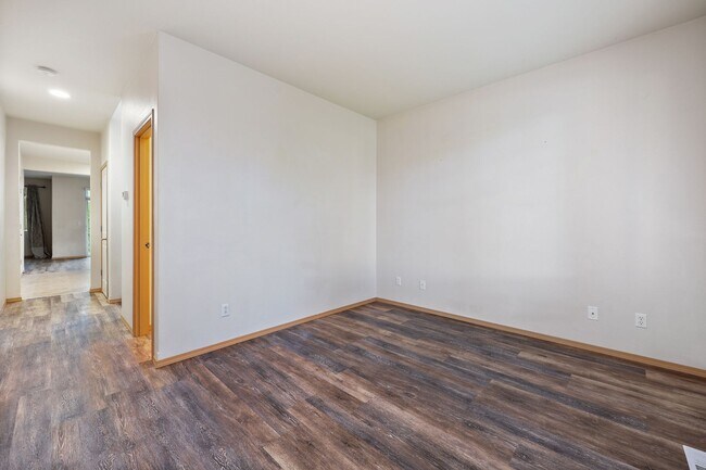 Building Photo - 4 bed, 2.5 bath N. Thurston School District