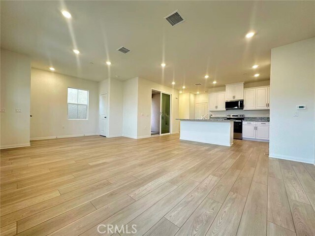 Foto del edificio - 8536 Midway Ln