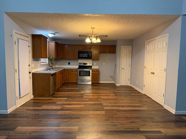 Foto del edificio - 188 Ransom Trce