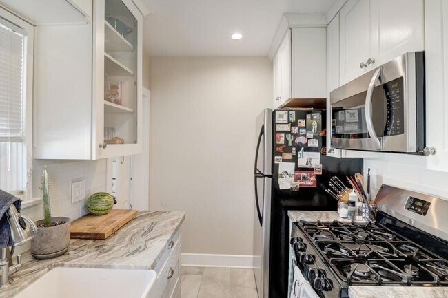 Foto del edificio - 2129 Dwight St