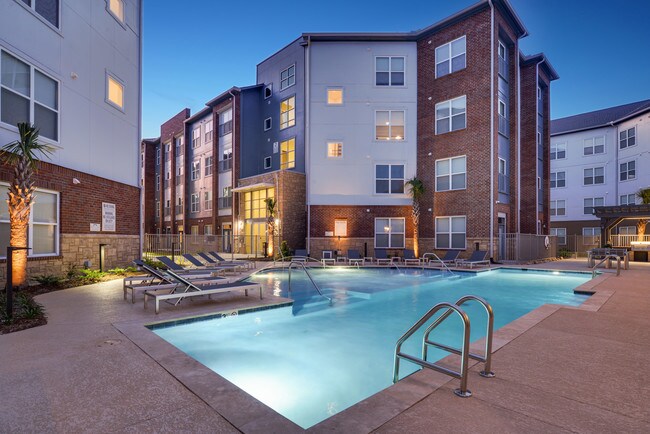 River House Apartments Baton Rouge La Primary Photo River House
