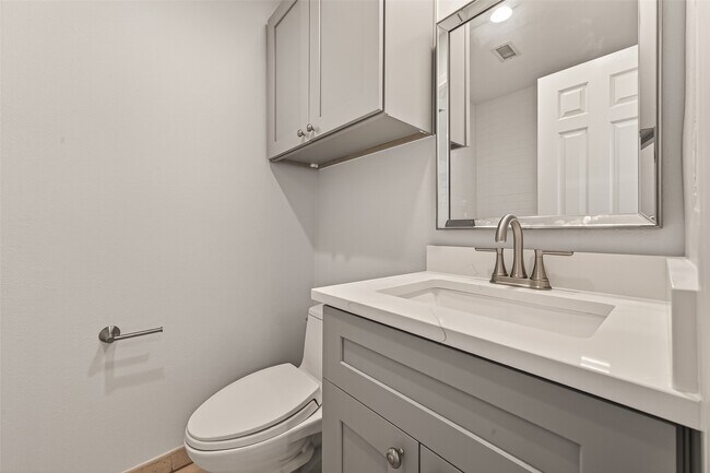 Foto del edificio - 16 Town Oaks Pl