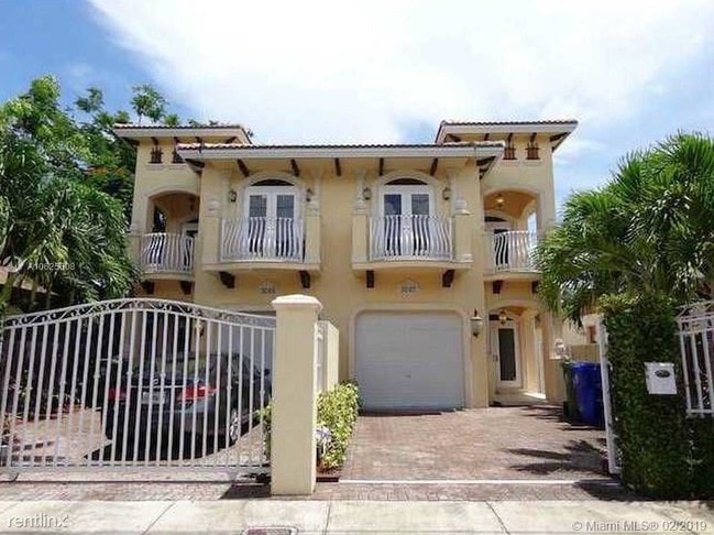 Building Photo - 3 br, 2 bath  - 3065 New York St # 3065B