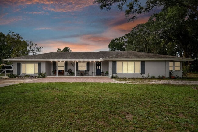 Building Photo - 907 Crenshaw Lake Rd