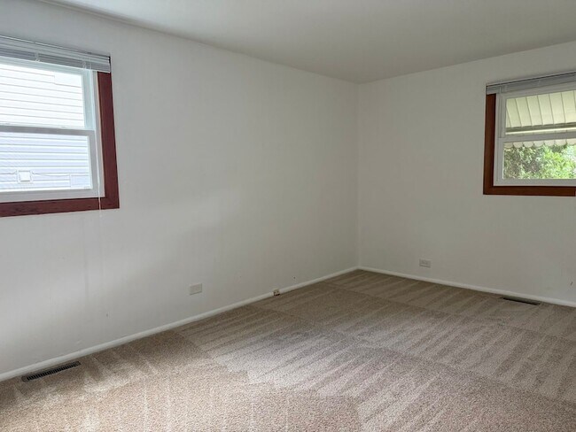 Foto del edificio - 723 S Lake St