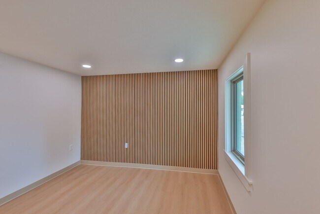 Foto del edificio - Modern Remodel with Designer Finishes | All Utilities Included