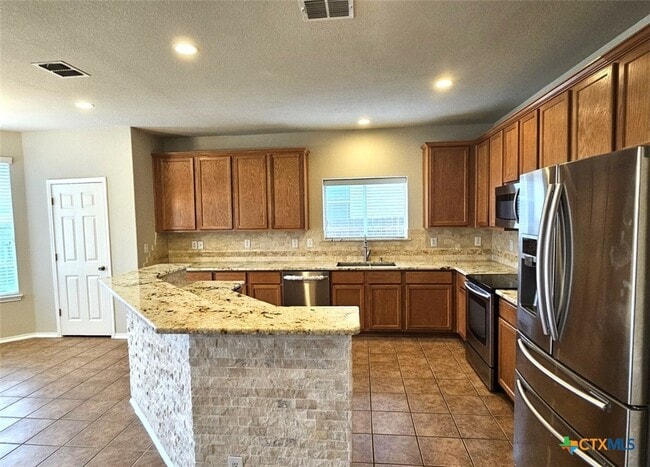 Building Photo - 400 Apache Ledge