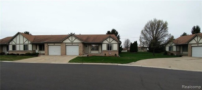 Foto del edificio - 15834 Magnolia Dr S
