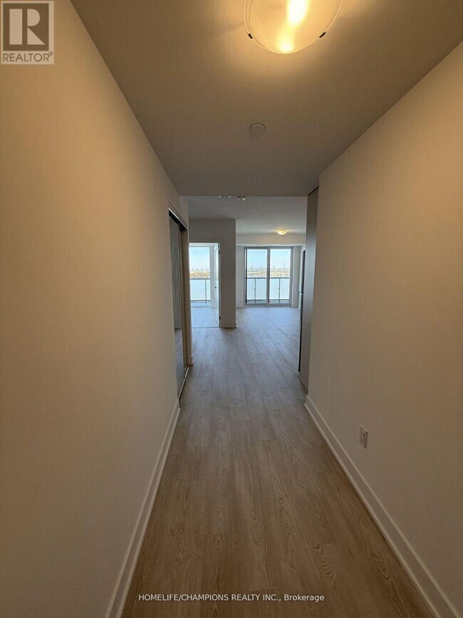 Photo du bâtiment - 2545 Simcoe St N