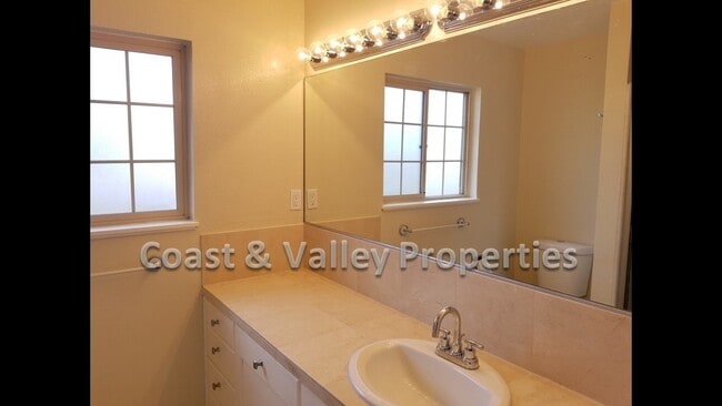 Foto del edificio - Lovely South Salinas Home!