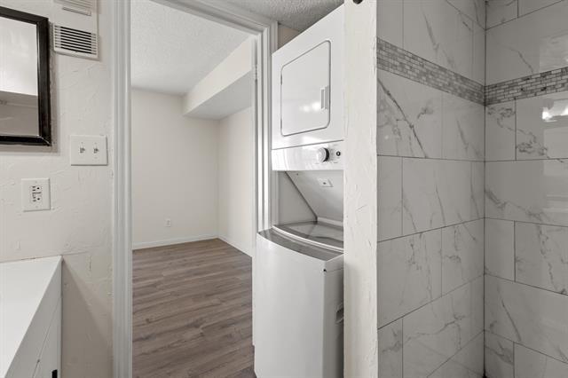 Foto del edificio - 2301 Balsam Dr