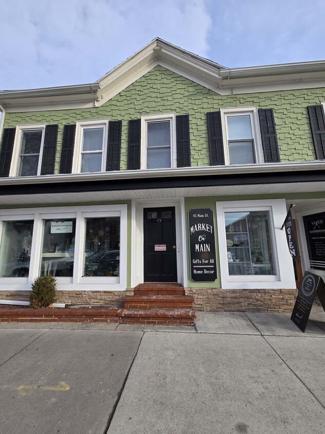 Primary Photo - 45 Main St