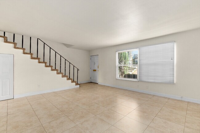 Foto del edificio - 101 E Cypress Ave