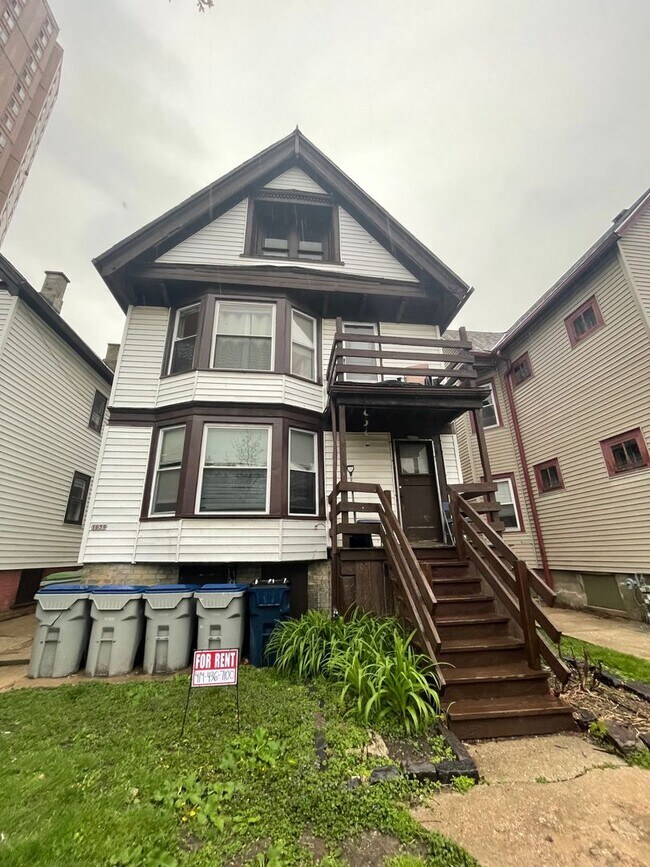 Building Photo - Charming 2-Bedroom Gem in the Heart of Mil...