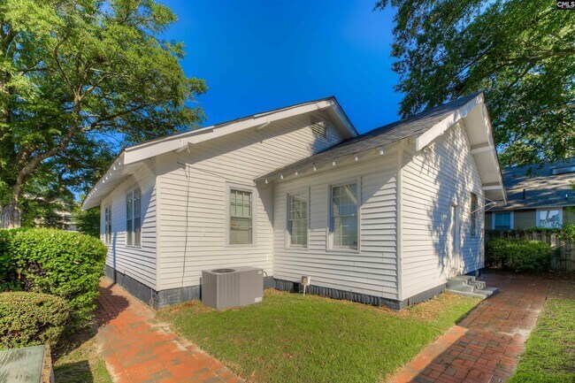 Building Photo - 710 Heidt St