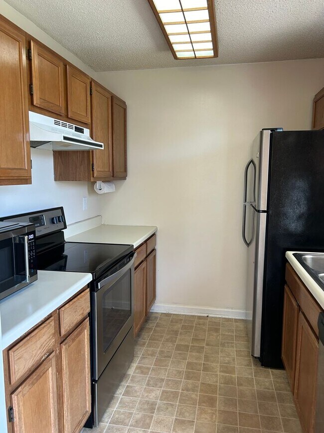 Foto del edificio - Knoxville 37923 - 2 Bedroom, 2 Bath Condo ...