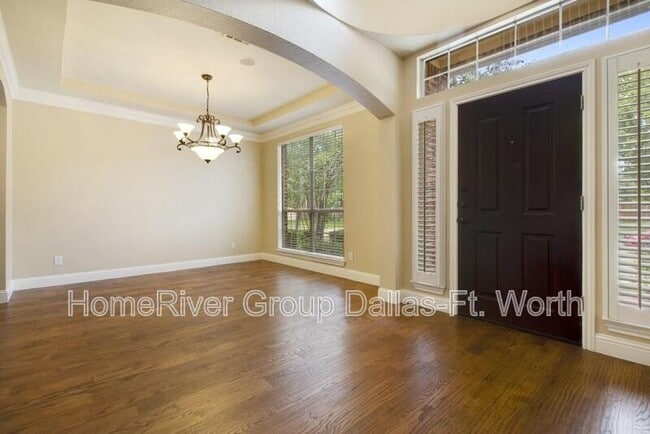 Building Photo - 2527 Windgate Dr