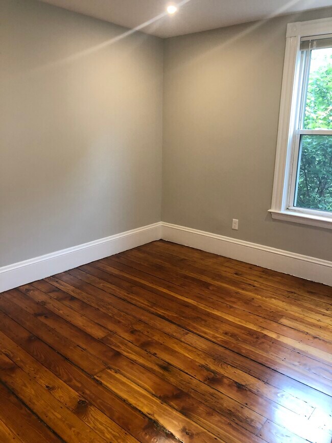 Foto del edificio - 24 Pond St