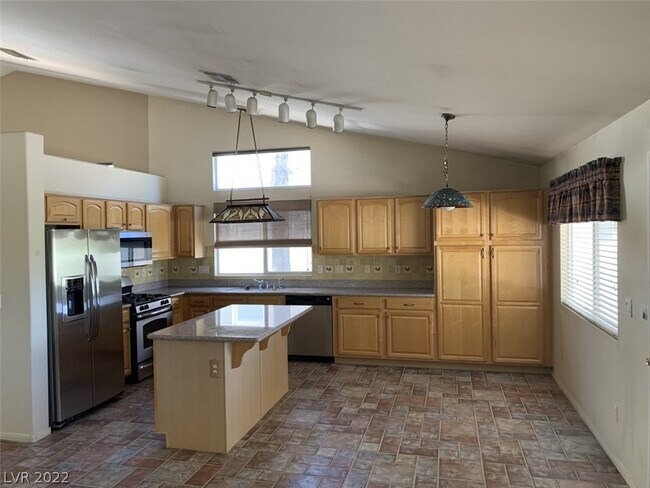 Building Photo - 3690 Yorba Linda Dr