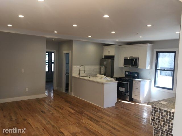 Foto principal - 1 br, 1 bath Apartment - 1235 Bradford Ave