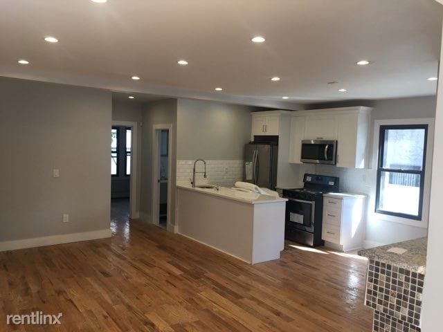 Primary Photo - 1 br, 1 bath Apartment - 1235 Bradford Ave