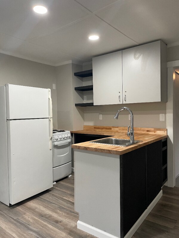 Foto del edificio - 832 Prospect Ave NE