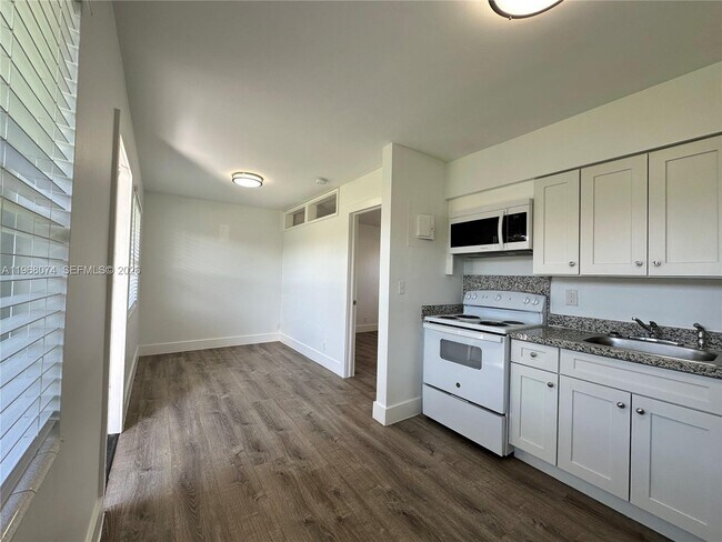 Foto del edificio - 2309 Madison St