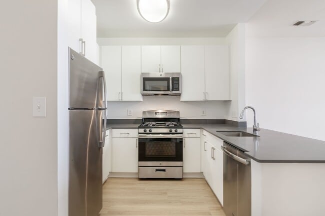 Interior Photo - Halstead Alexandria